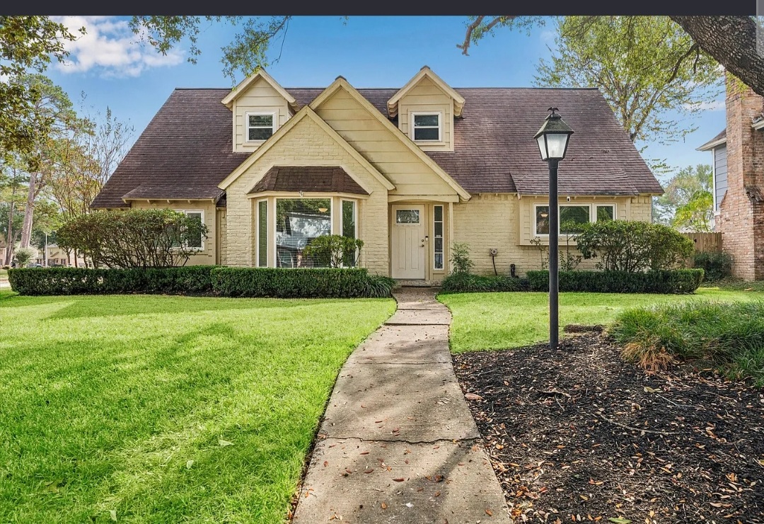 EXCEPTIONAL HOME IN A QUIET COMMUNITY ZONE